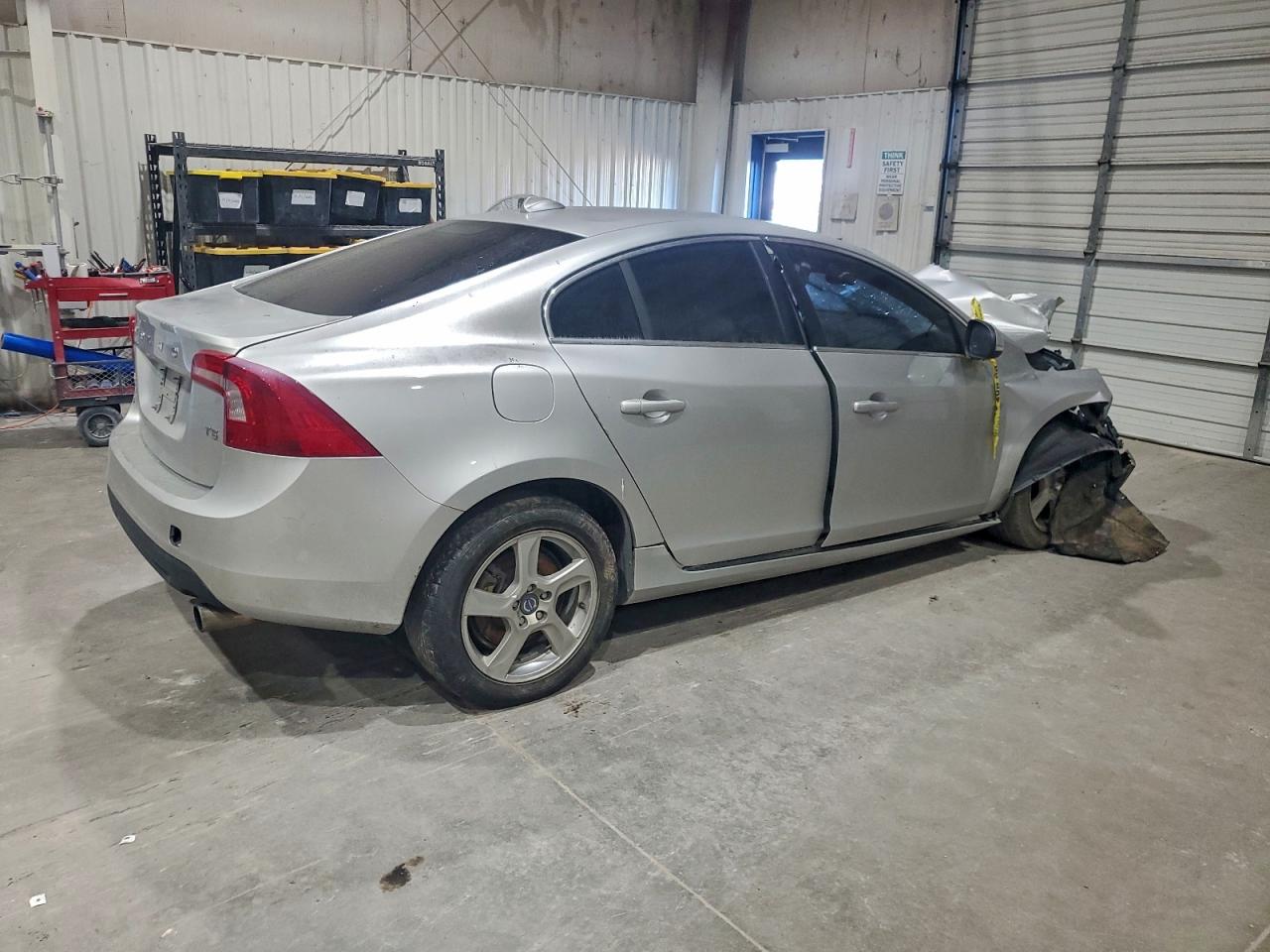 Volvo S60 T5 Image 11