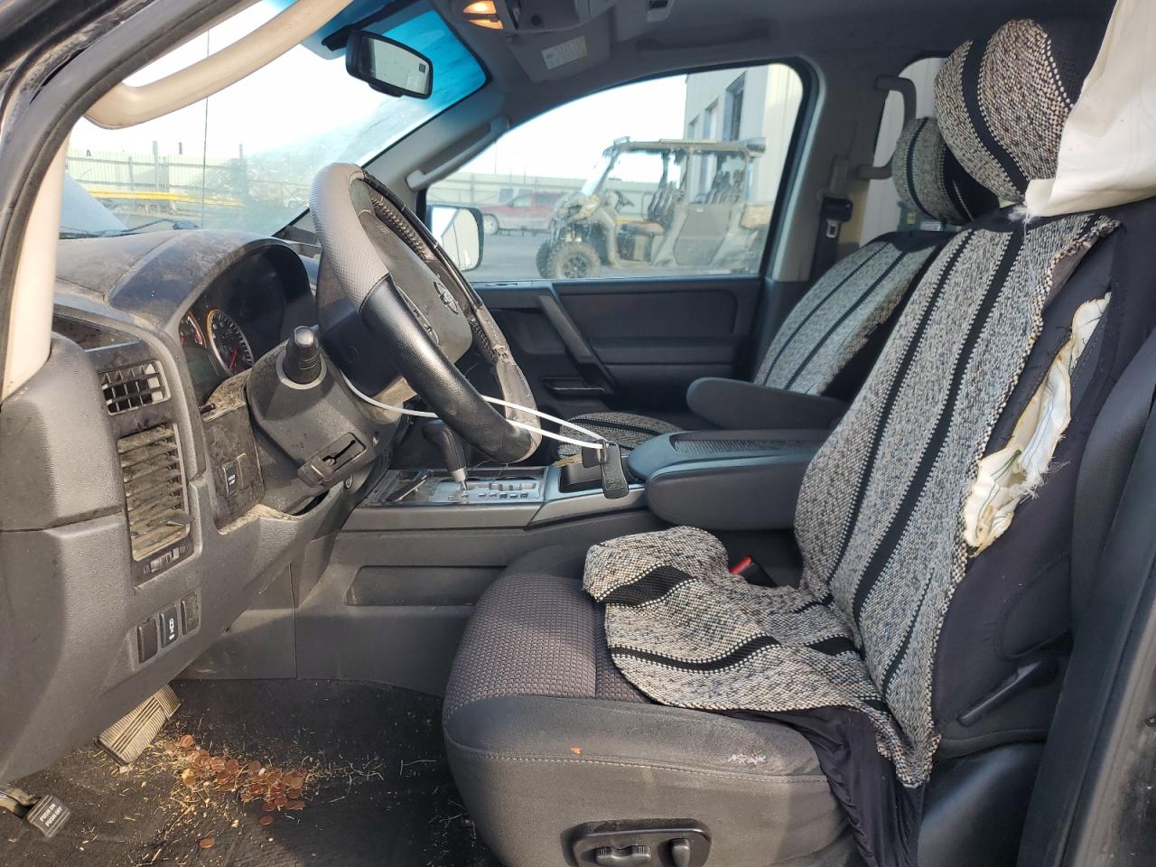 Nissan Titan Xe Image 11