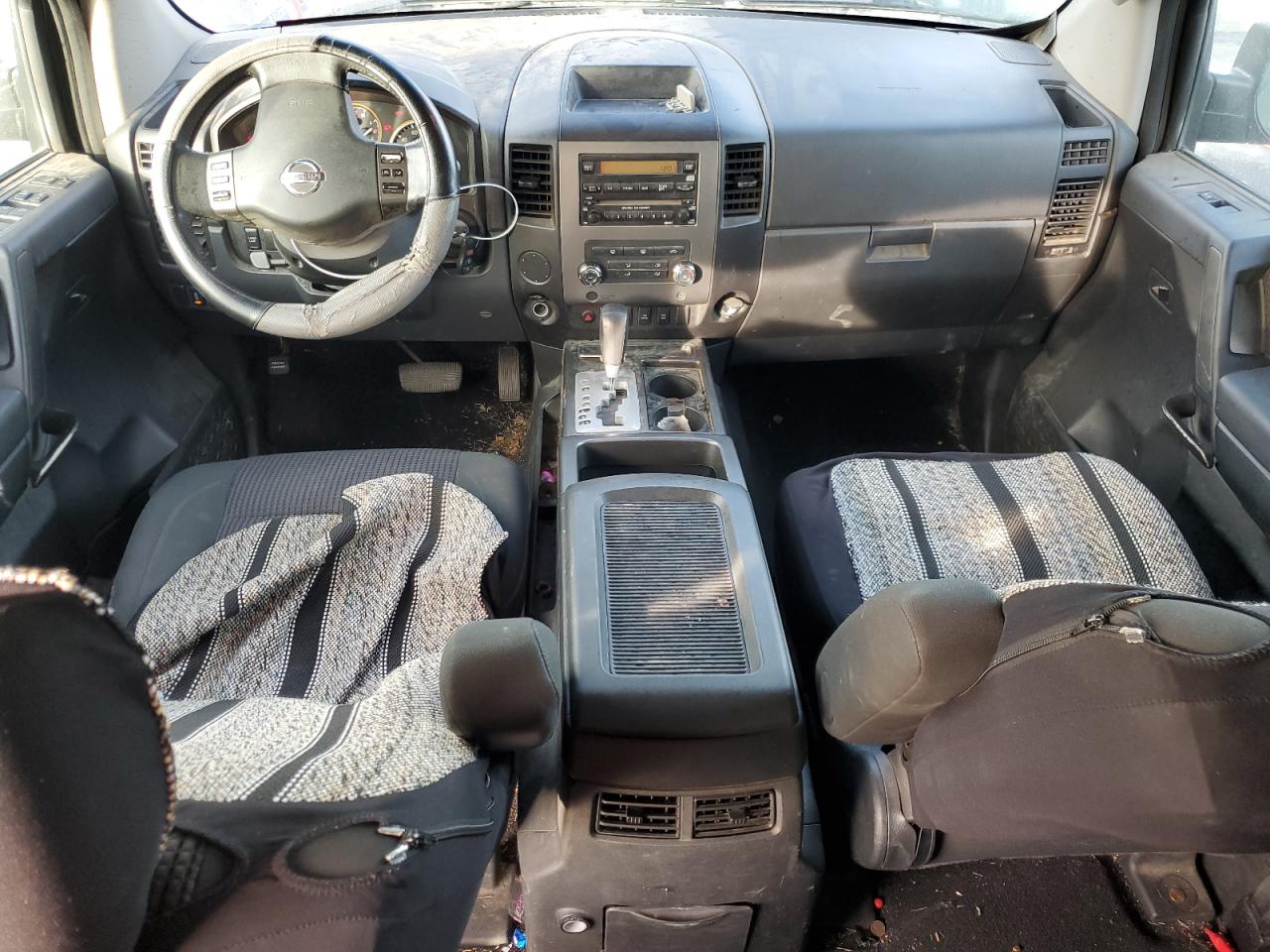 Nissan Titan Xe Image 2