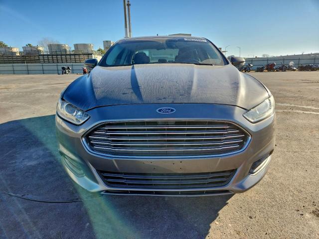 Ford Fusion Se Image 2