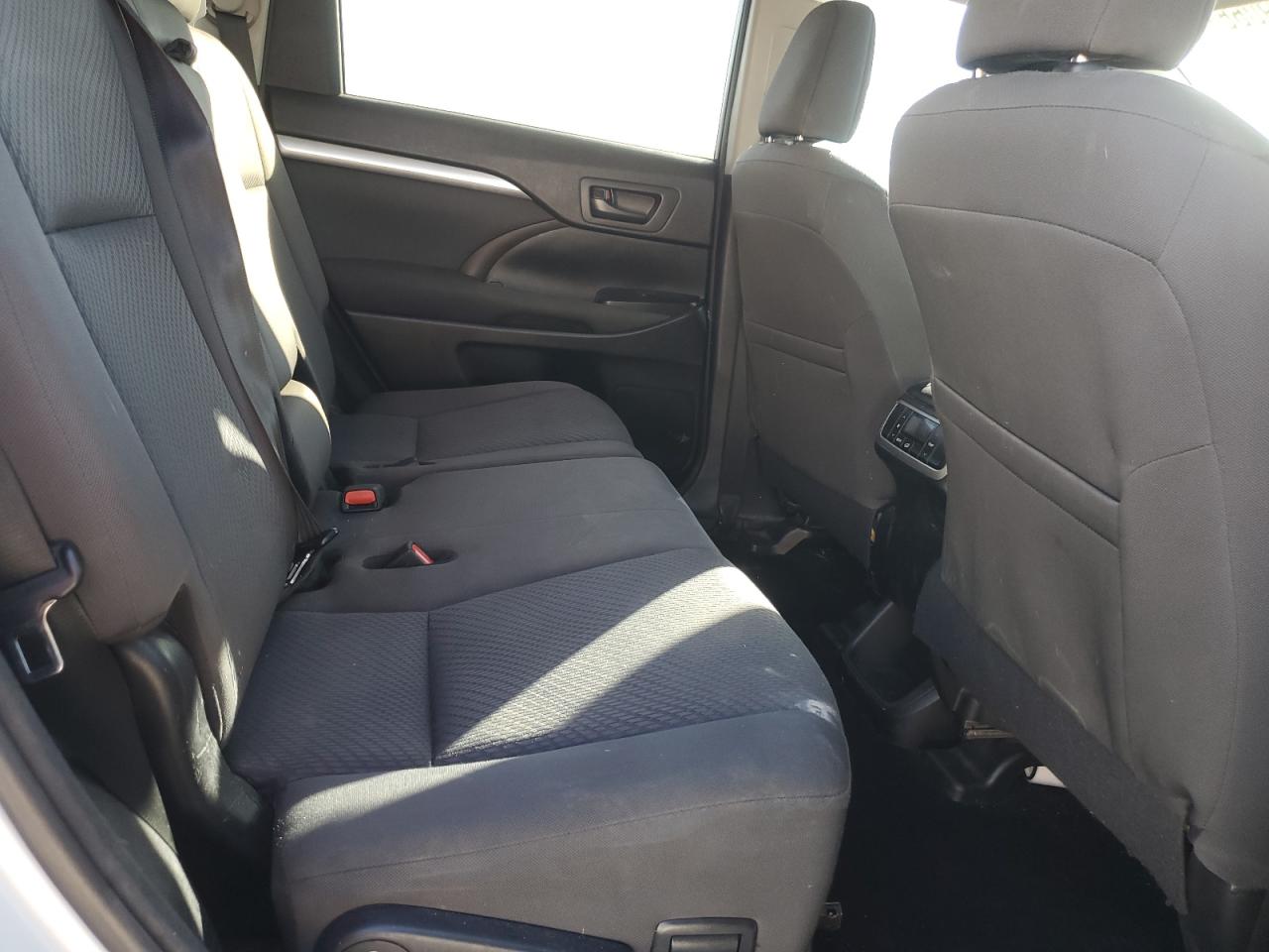 Toyota Highlander Le Image 10