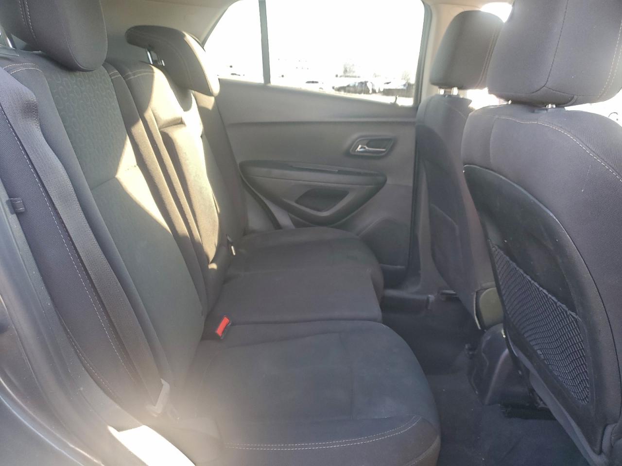 Chevrolet Trax Ls Image 8