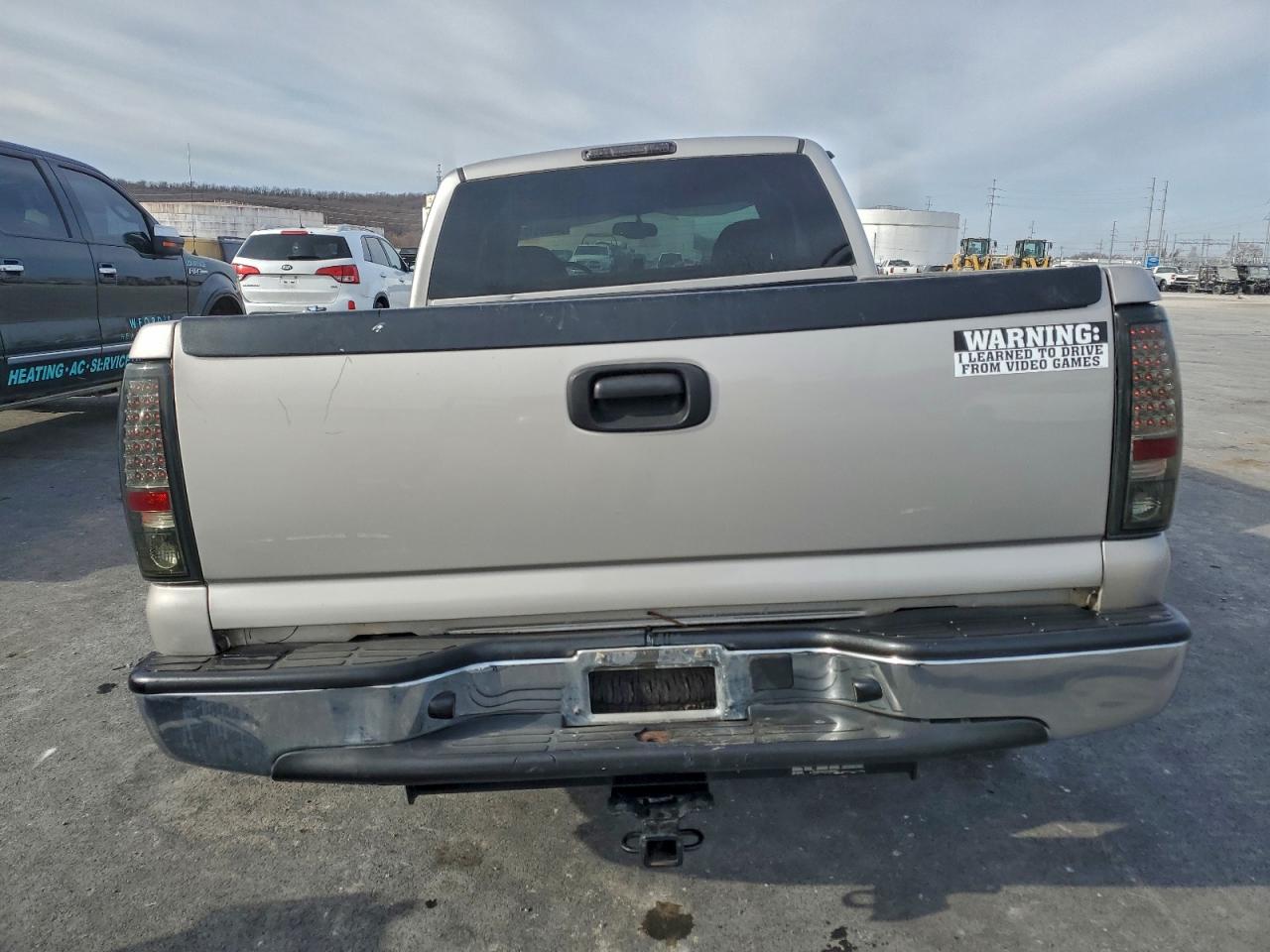GMC Sierra C1500 Image 3