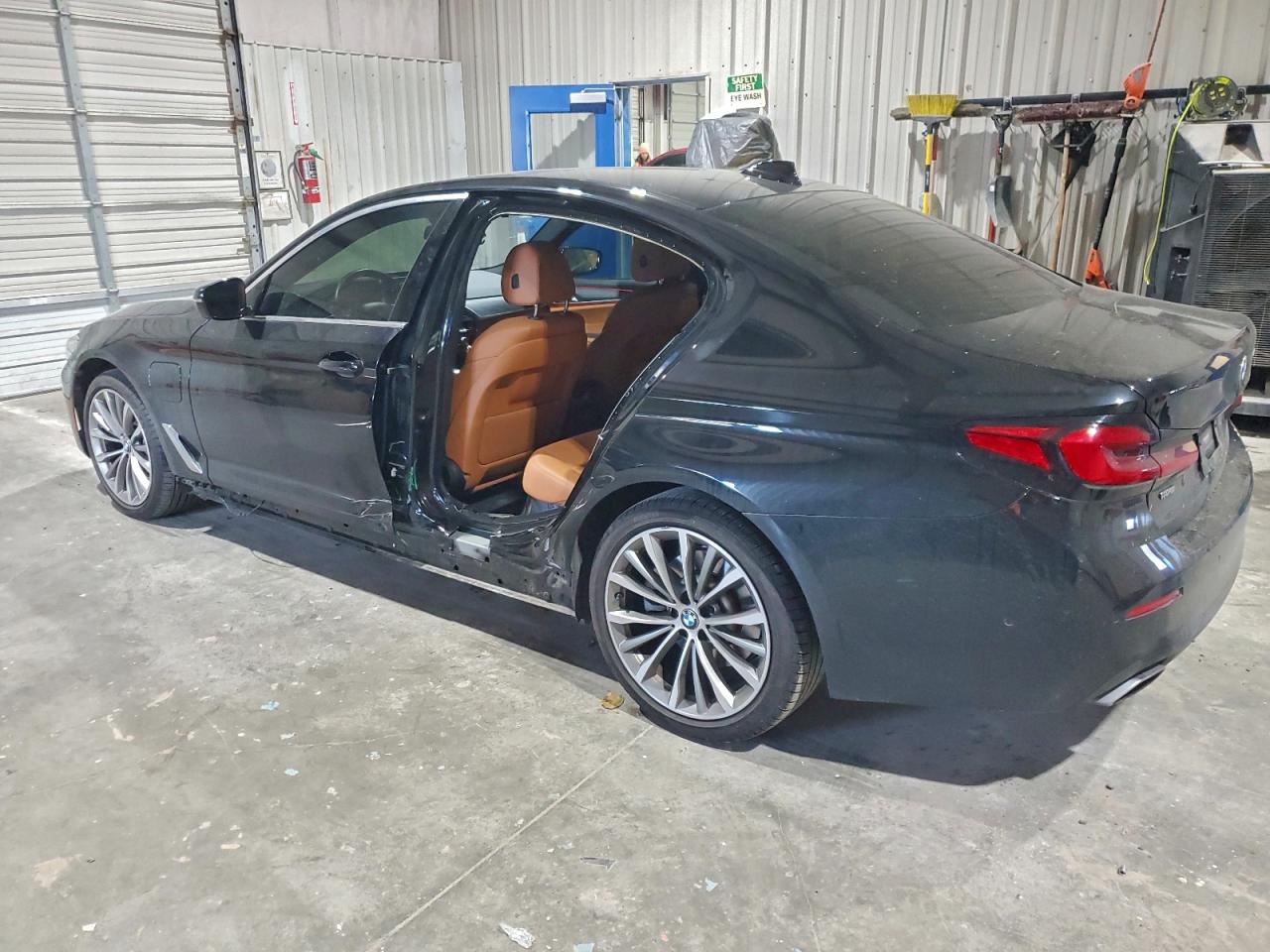 BMW 5 Series Image 11