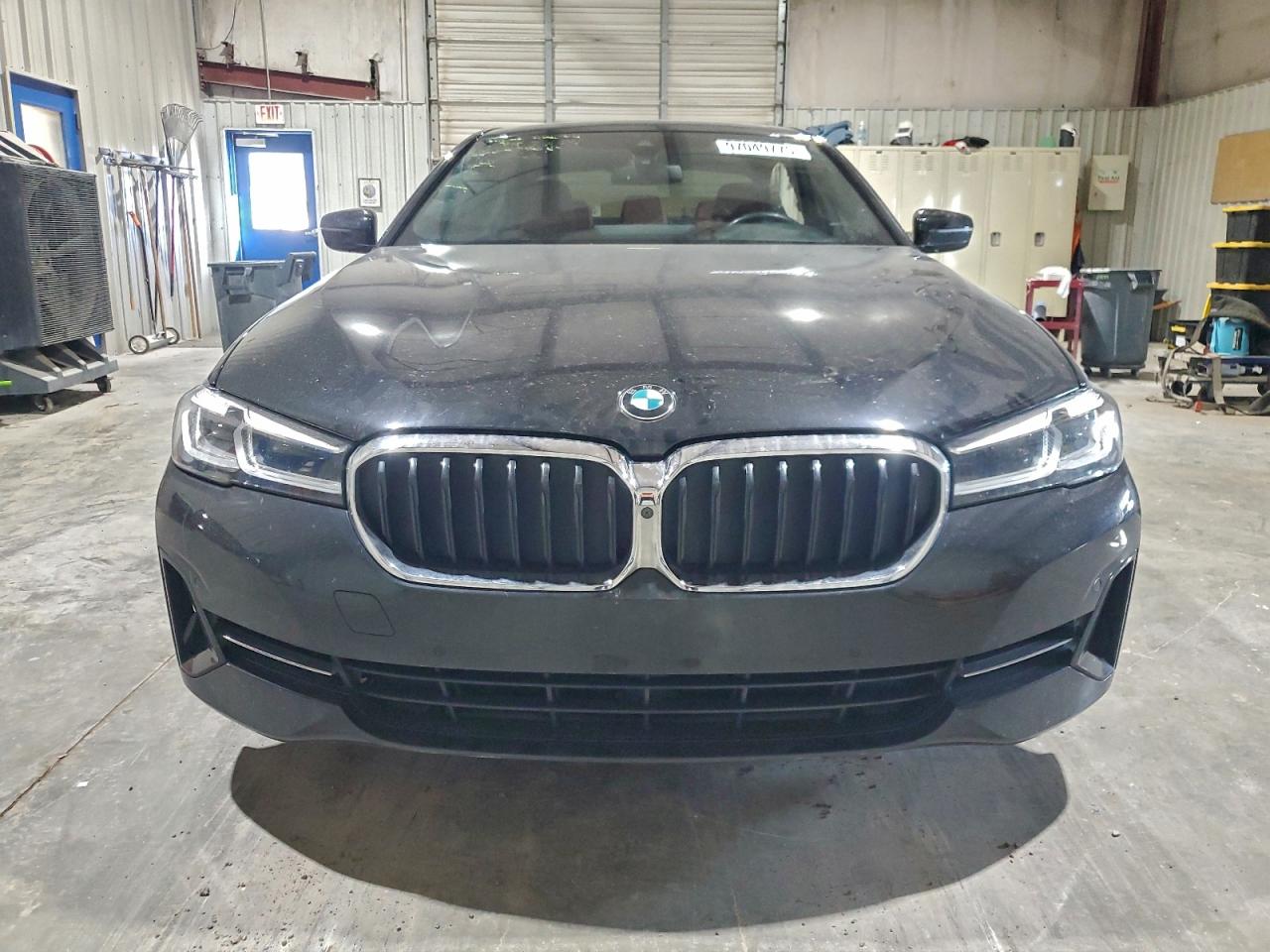 BMW 5 Series Image 10
