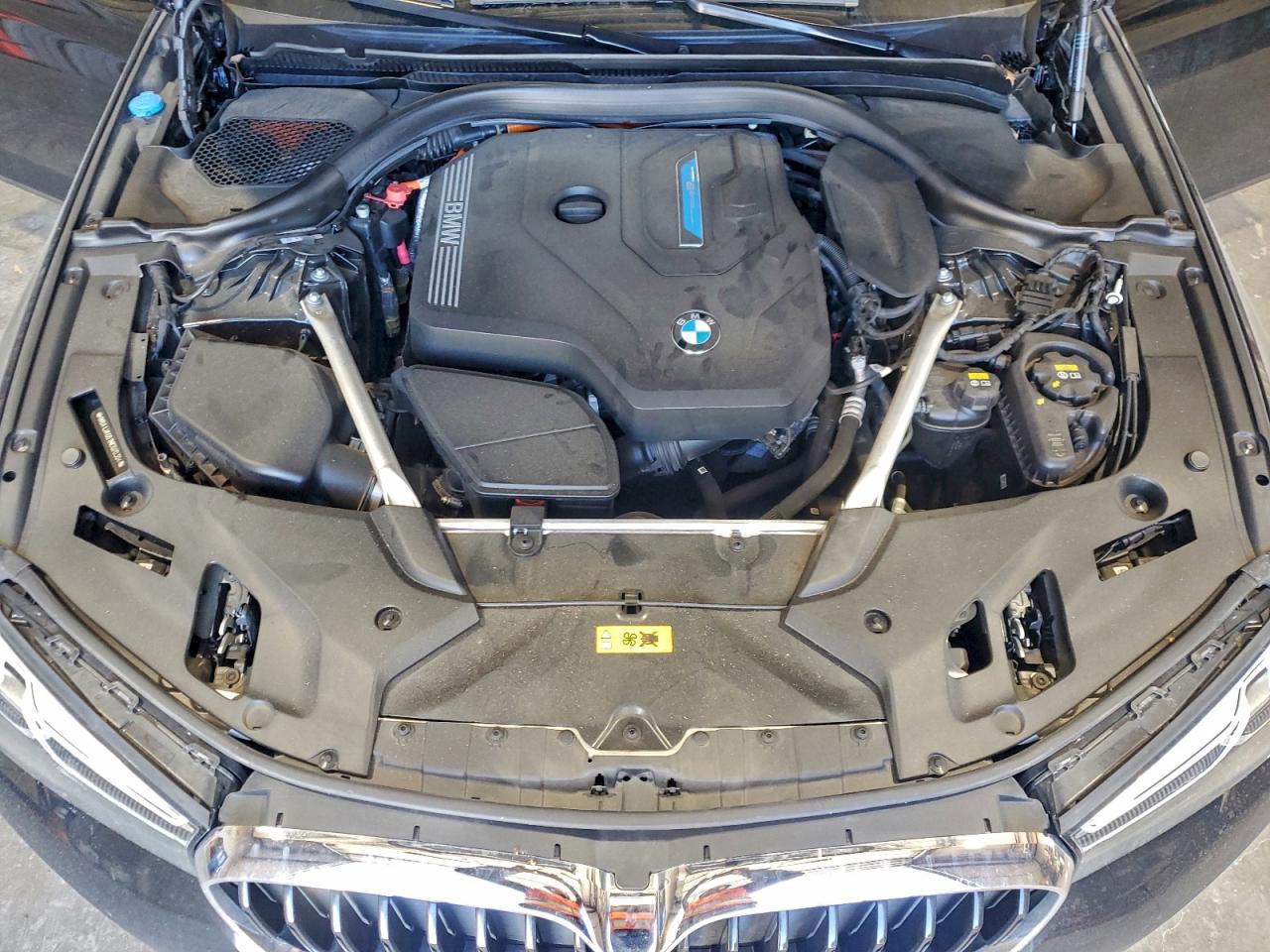 BMW 5 Series Image 8