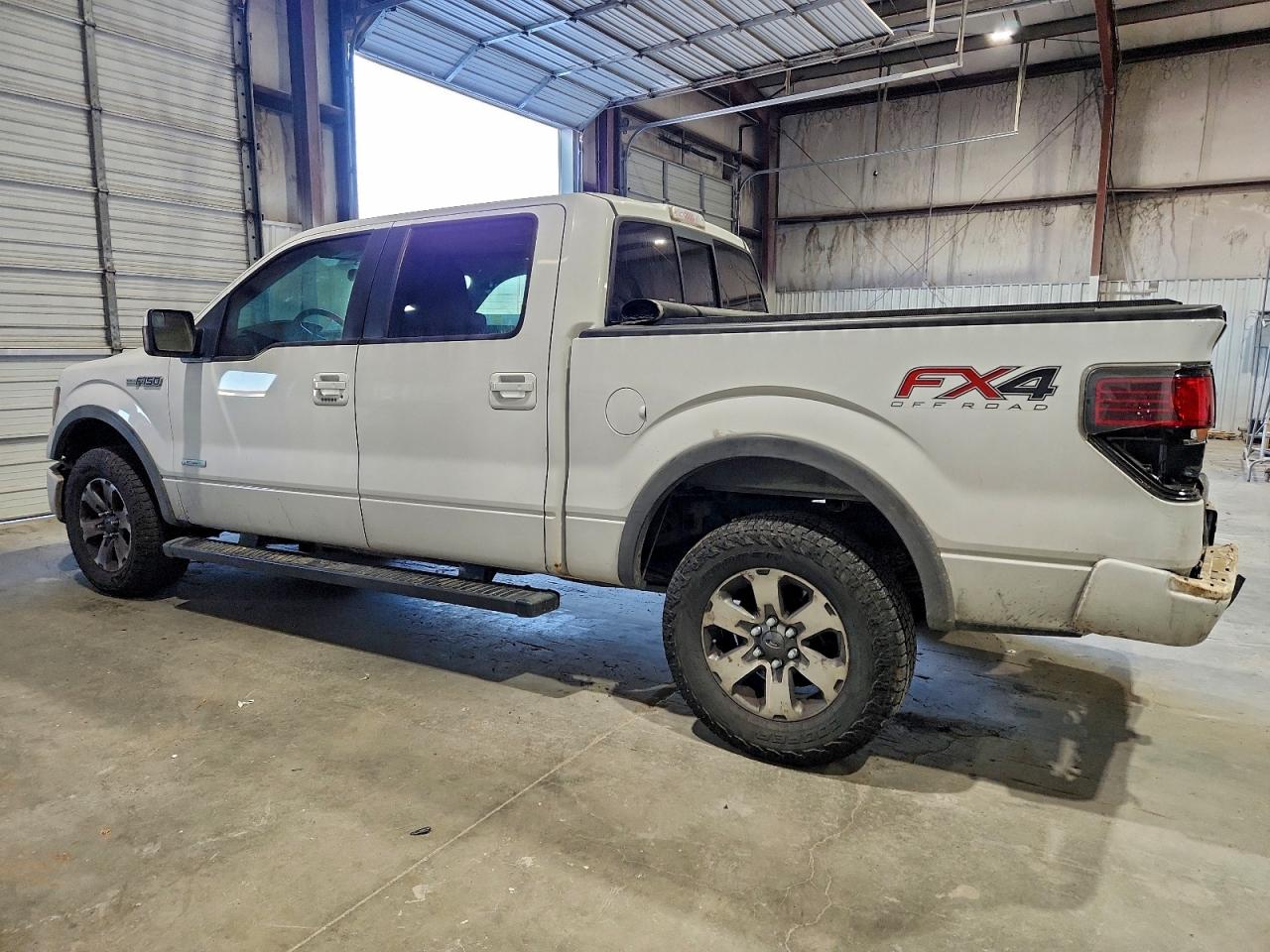 Ford F-150 Supercrew Image 4