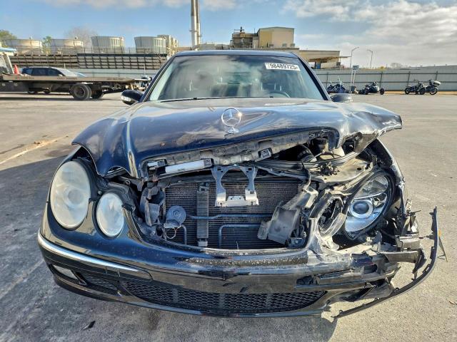 Mercedes-Benz E-Class 320 Image 5