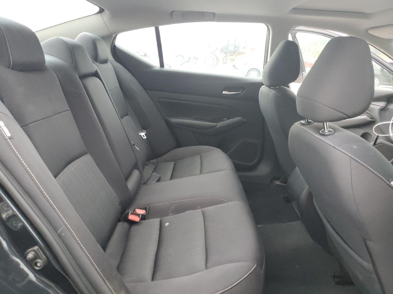 Nissan Altima Sv Image 9