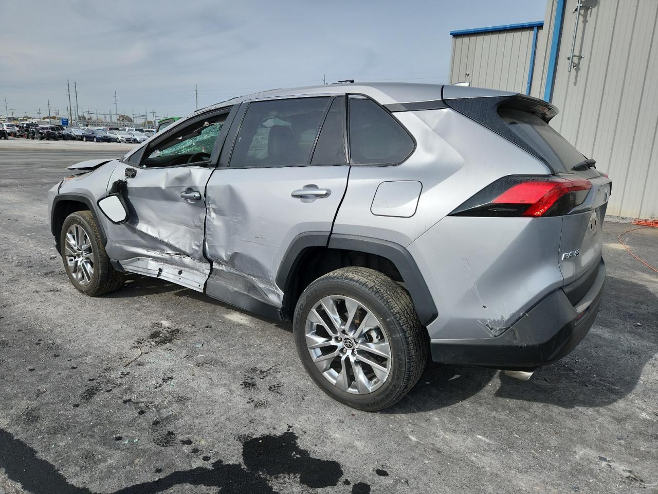 Toyota RAV4 Xle Premium Image 11