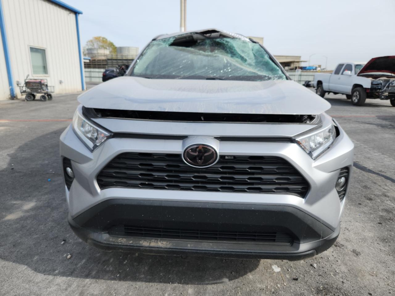 Toyota RAV4 Xle Premium Image 5