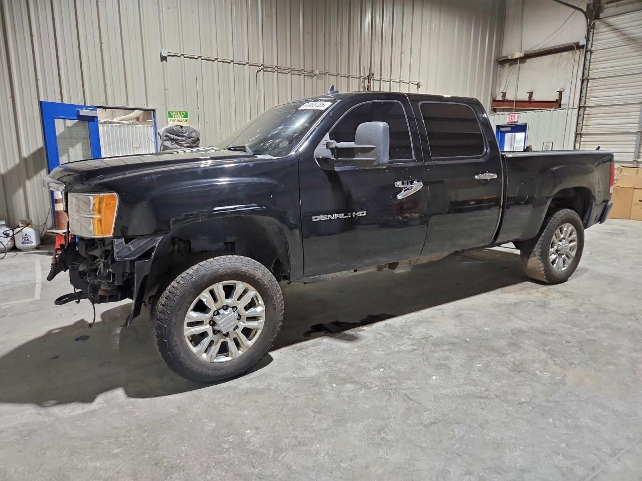 GMC Sierra K2500 Denali Image 1