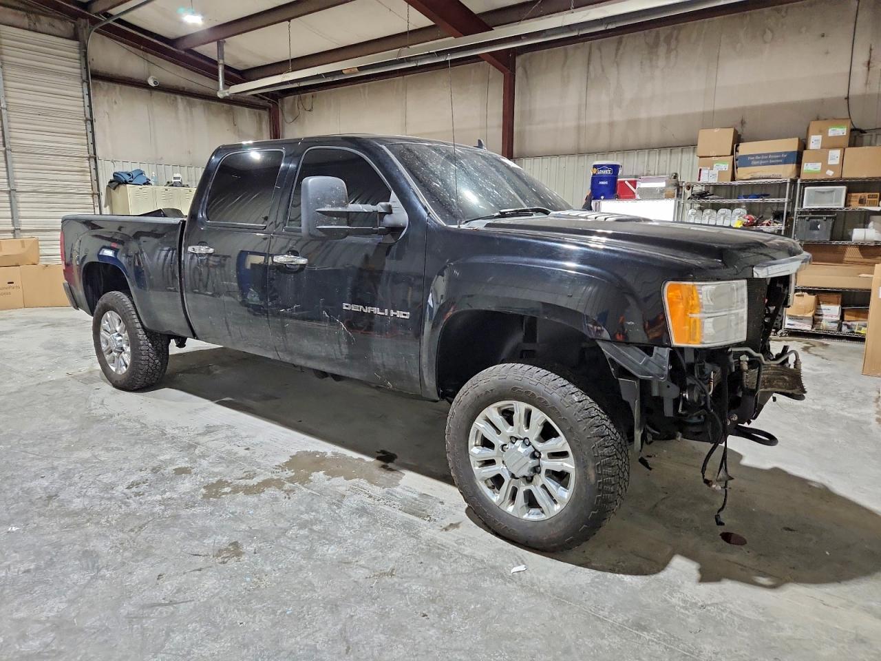 GMC Sierra K2500 Denali Image 5