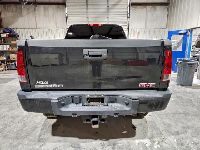 GMC Sierra K2500 Denali Image 3