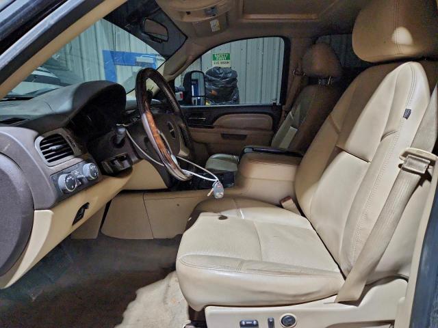 GMC Sierra K2500 Denali Image 8