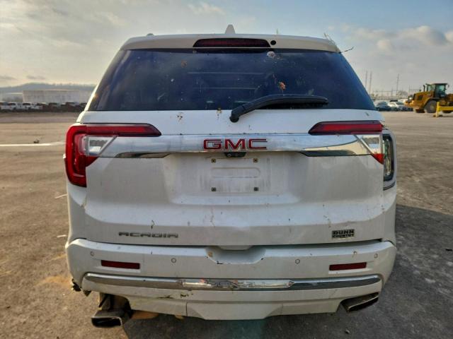 GMC Acadia Denali Image 13
