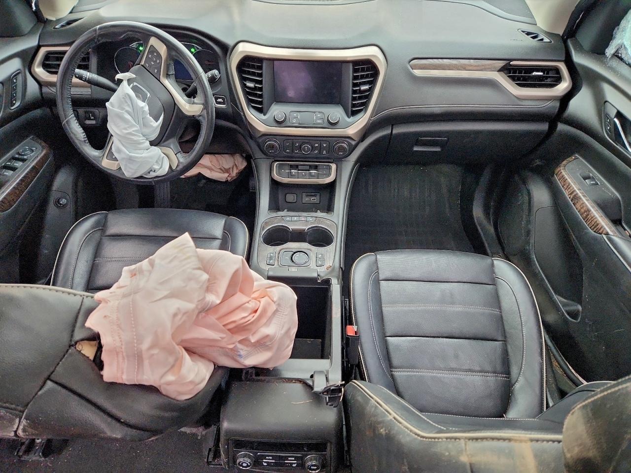 GMC Acadia Denali Image 2