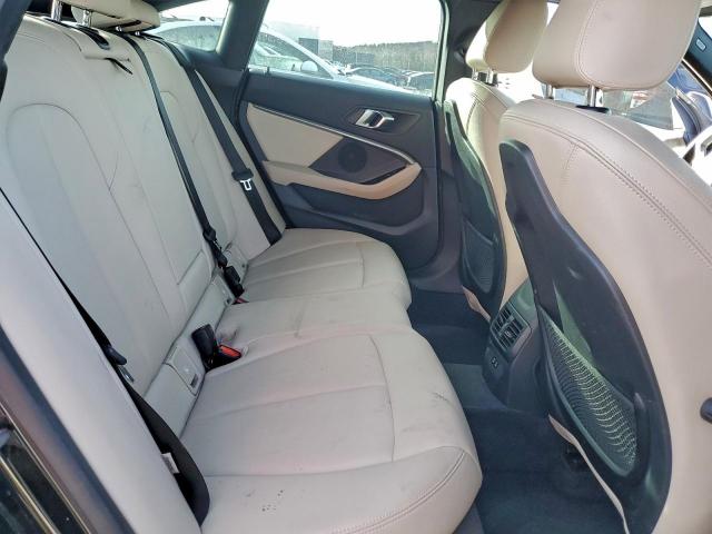 BMW 2 Series Image 9