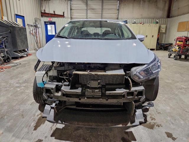 Nissan Versa Sv Image 10