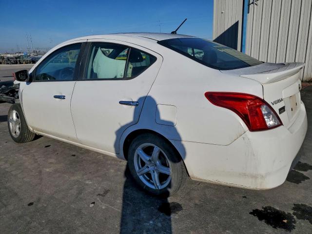 Nissan Versa S Image 3