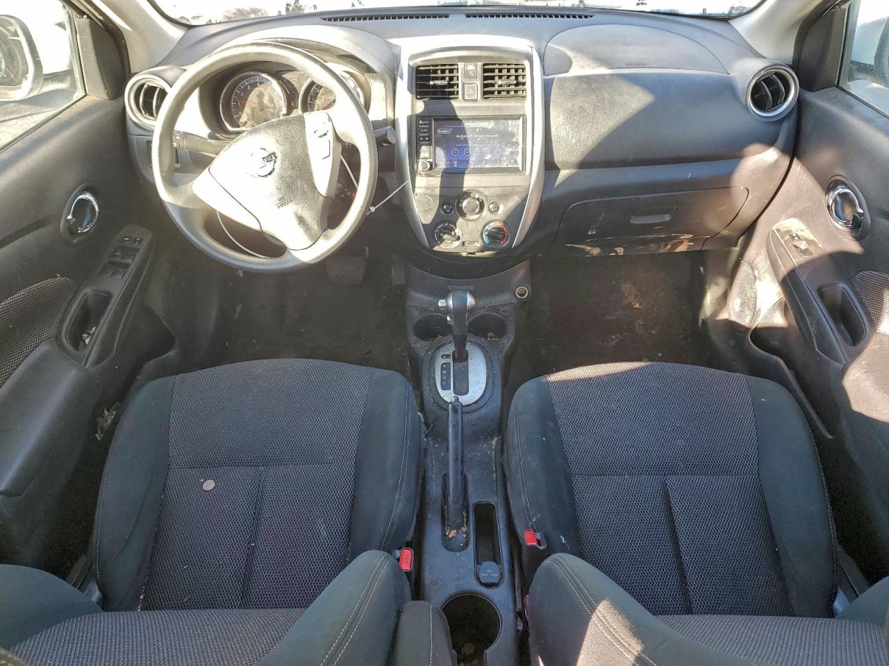 Nissan Versa S Image 6