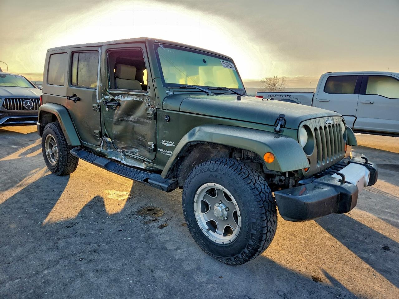 Jeep Wrangler Sahara Image 5