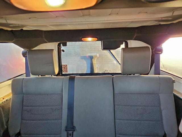 Jeep Wrangler Sahara Image 10