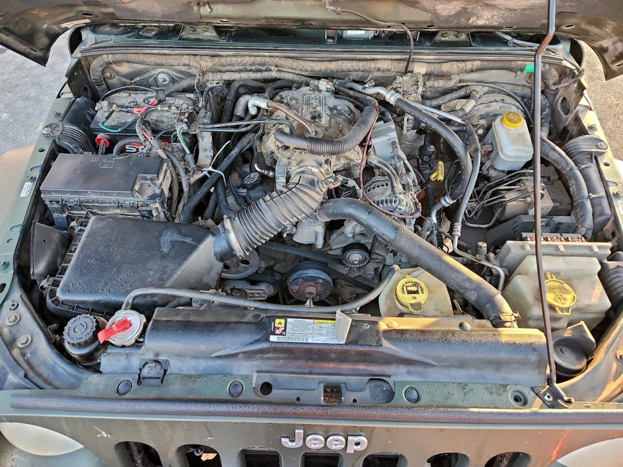 Jeep Wrangler Sahara Image 12