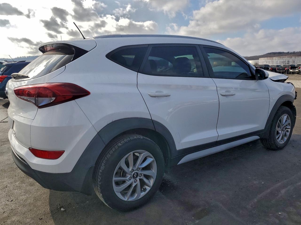 Hyundai TUCSON Limited Image 2