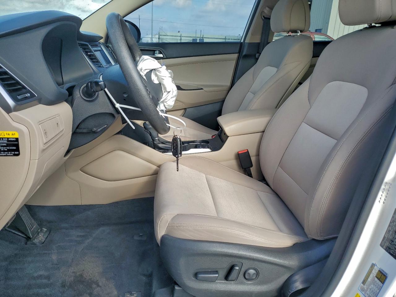 Hyundai TUCSON Limited Image 3