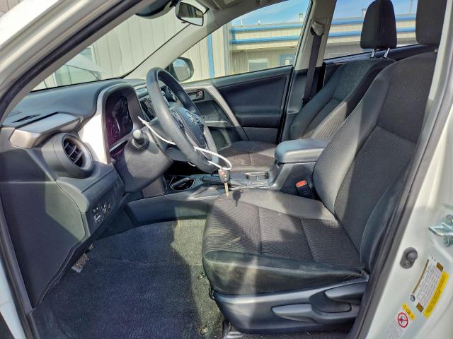 Toyota RAV4 Le Image 7