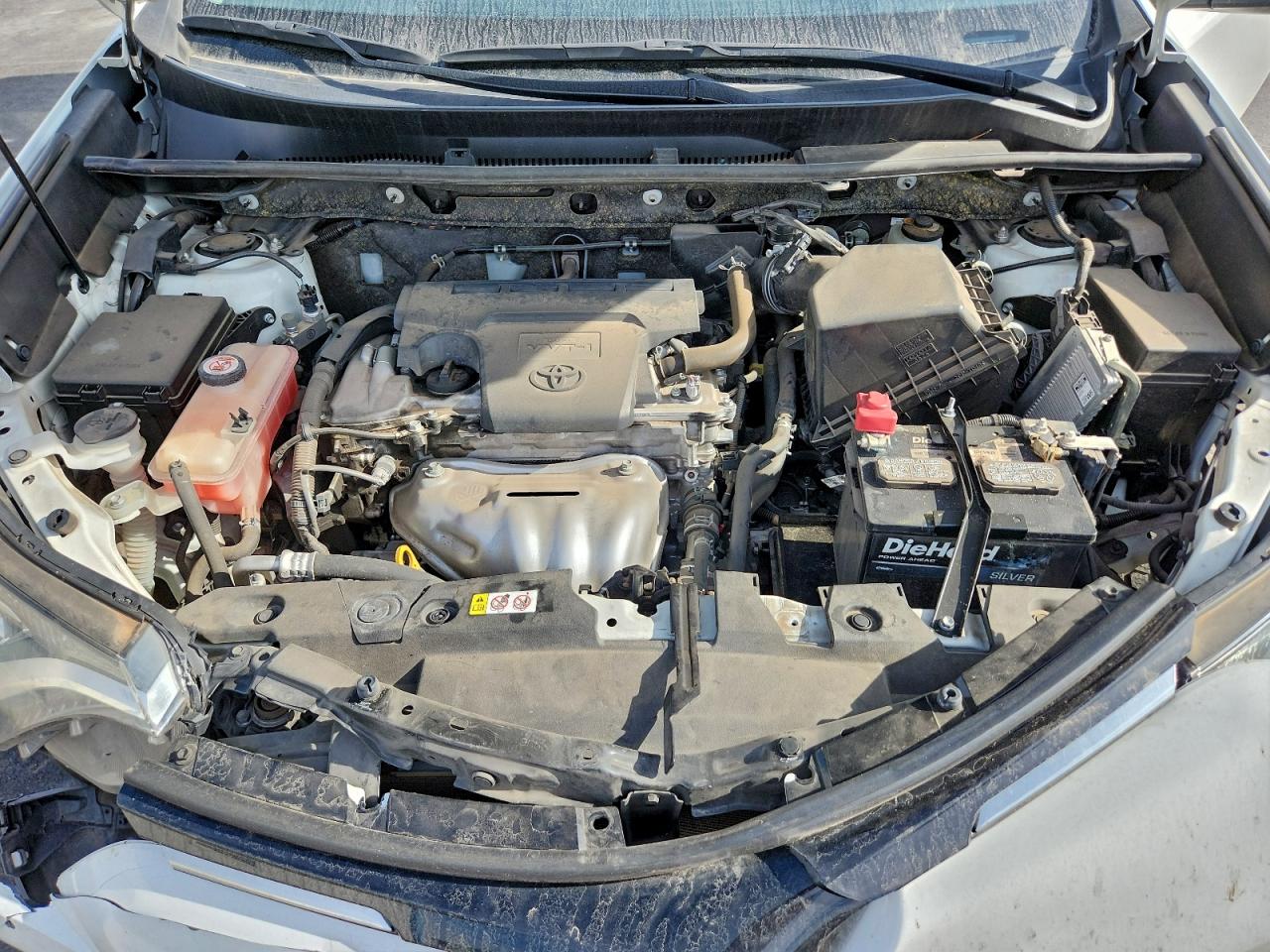 Toyota RAV4 Le Image 9