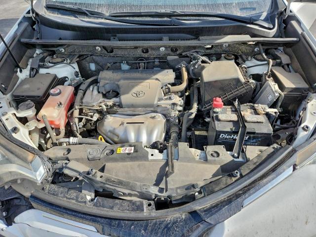 Toyota RAV4 Le Image 9