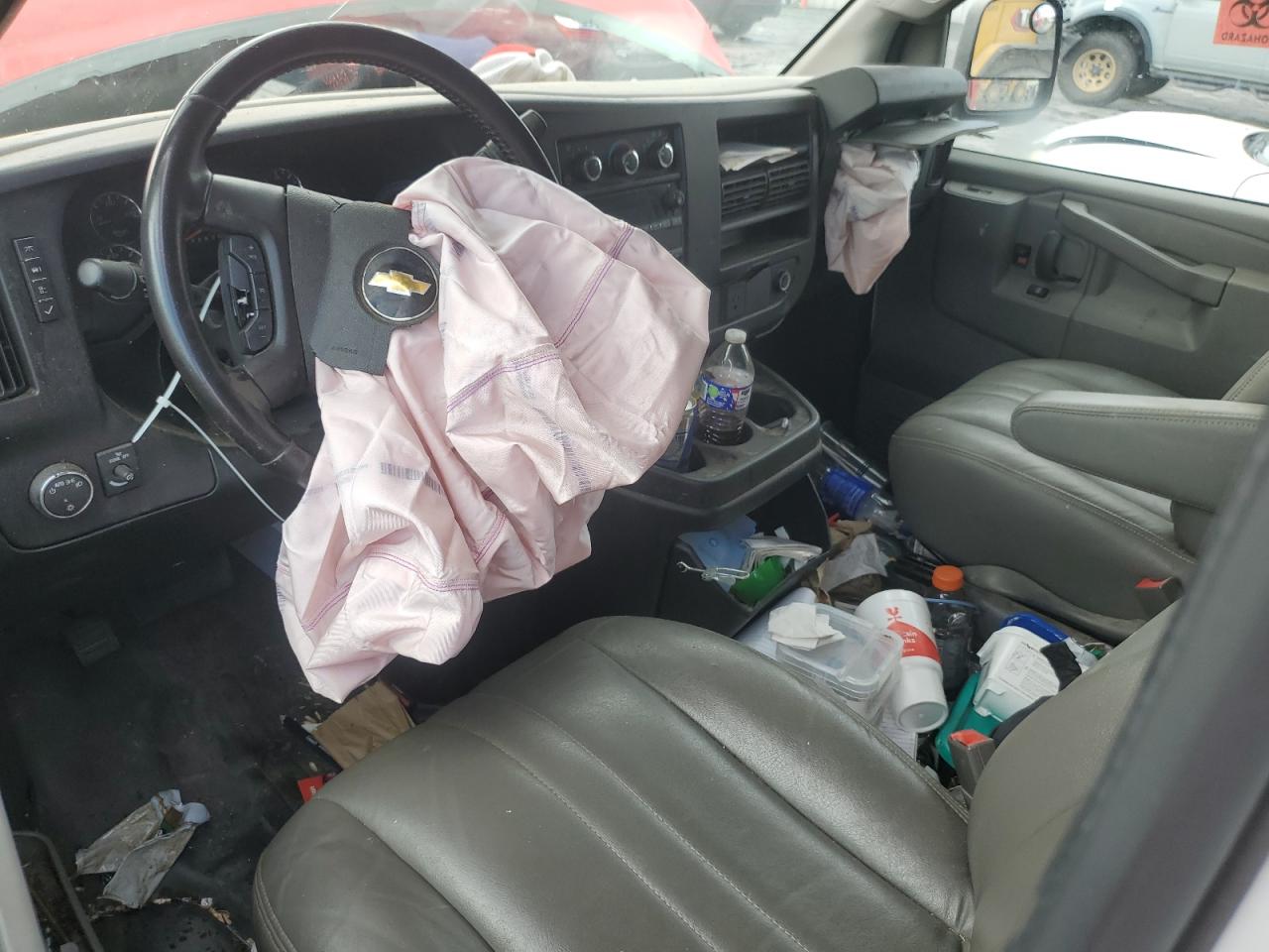 Chevrolet Express Image 13