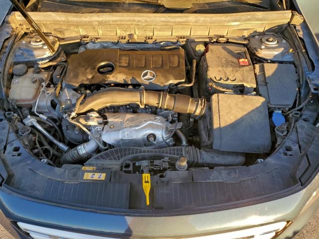 Mercedes-Benz GLB 250 Image 11