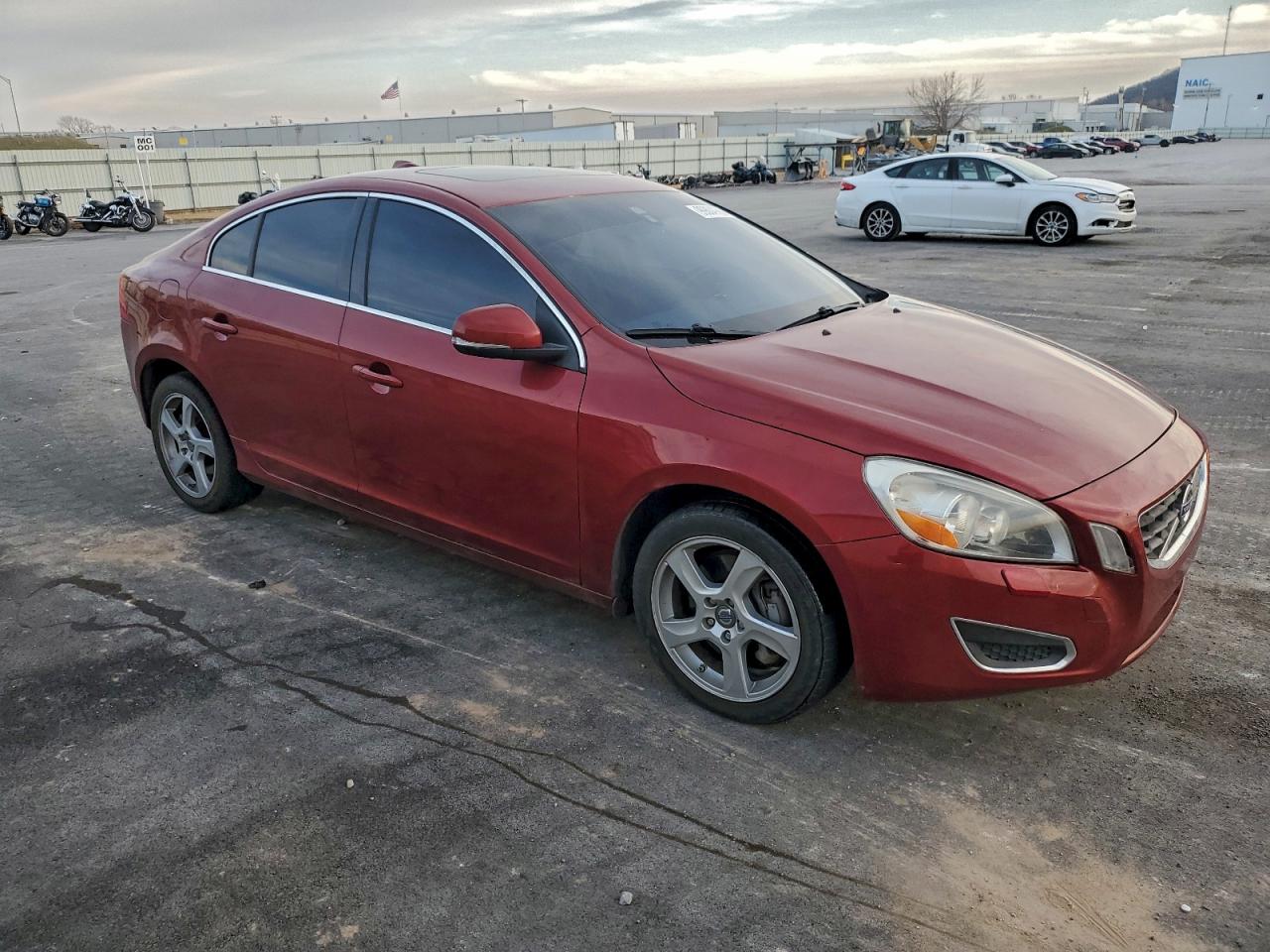 Volvo S60 T5 Image 2