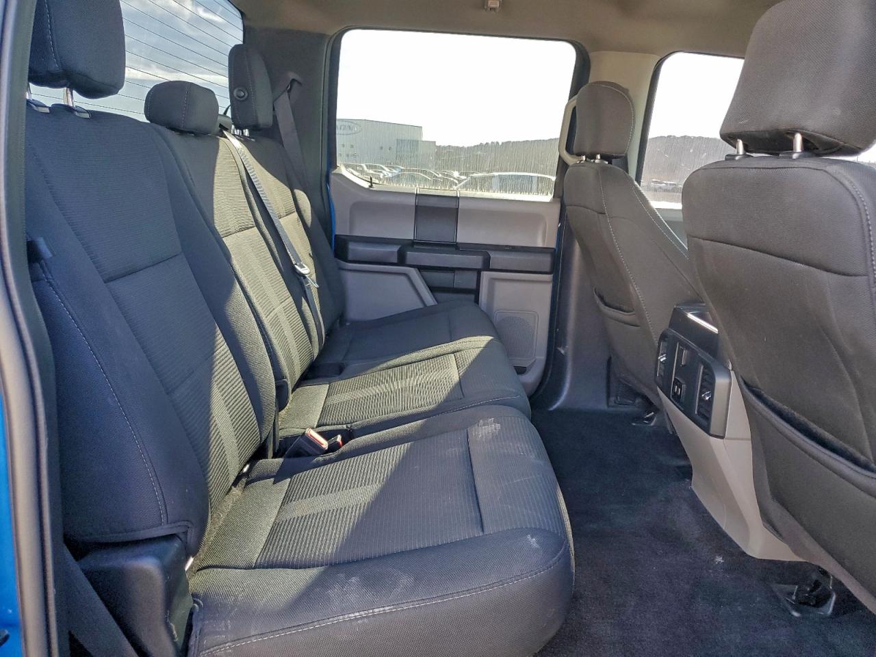 Ford F-150 Supercrew Image 6