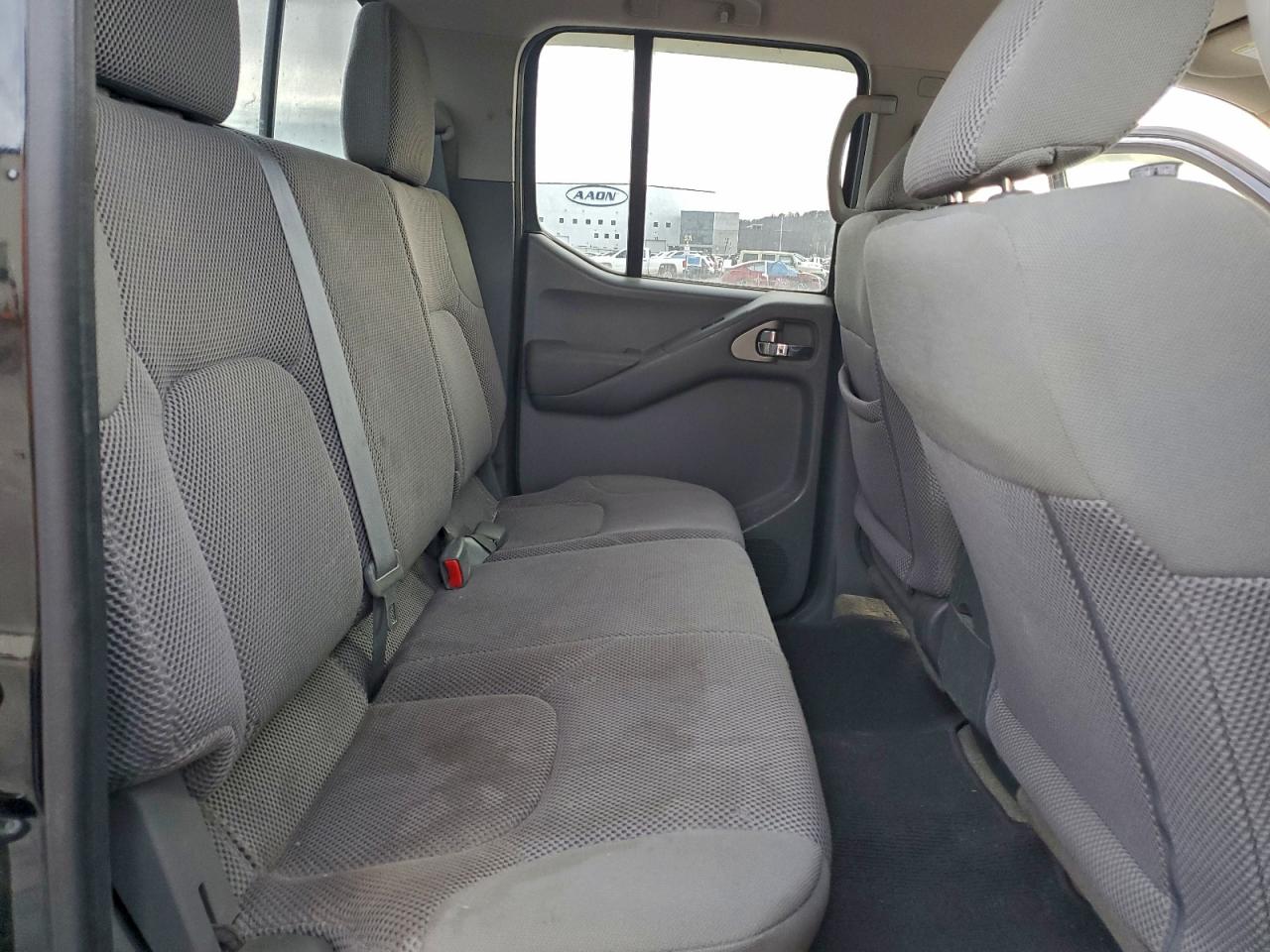 Nissan Frontier S Image 8