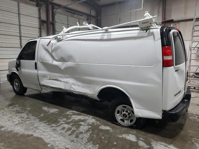 GMC Savana G2500 Image 7