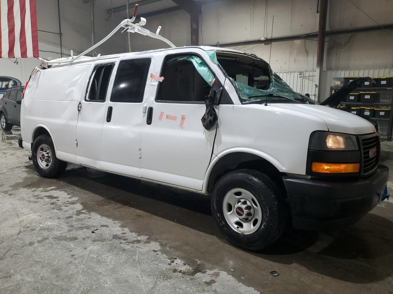 GMC Savana G2500 Image 4