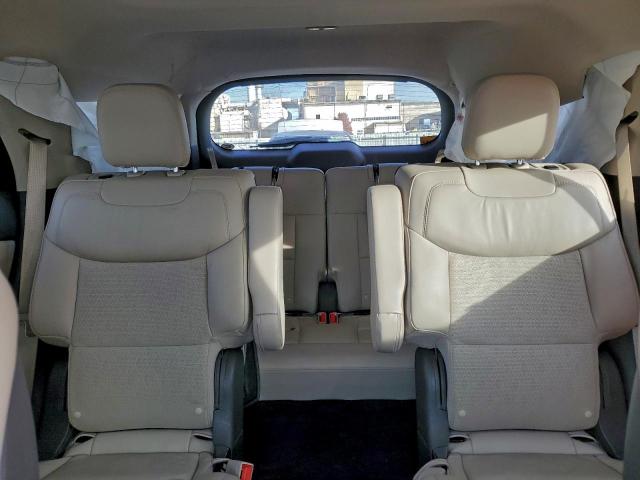 Ford Explorer Platinum Image 4