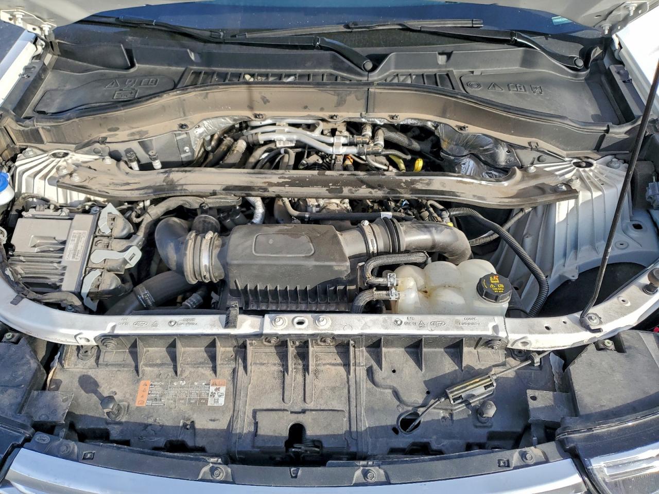 Ford Explorer Platinum Image 6