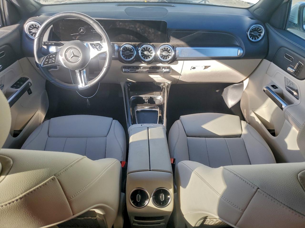 Mercedes-Benz EQB 300 4matic Image 8