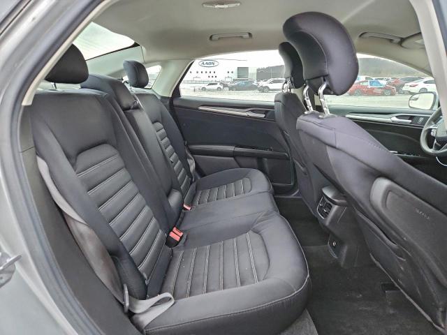 Ford Fusion Se Image 4