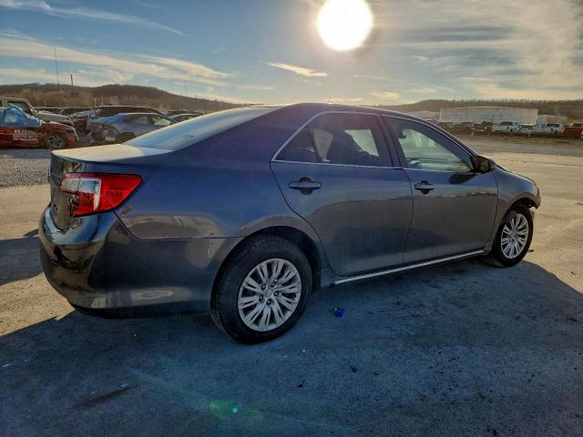 Toyota Camry L Image 2