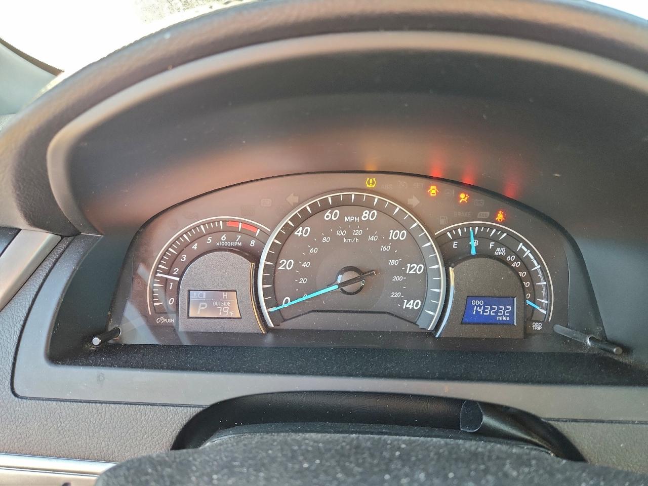 Toyota Camry L Image 11