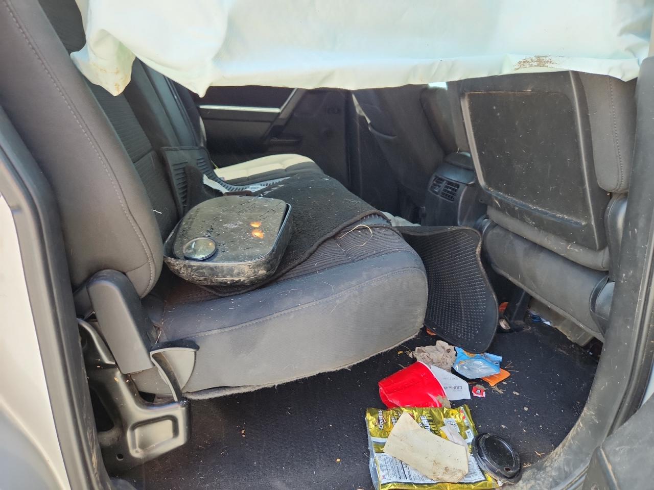 Nissan Titan S Image 8