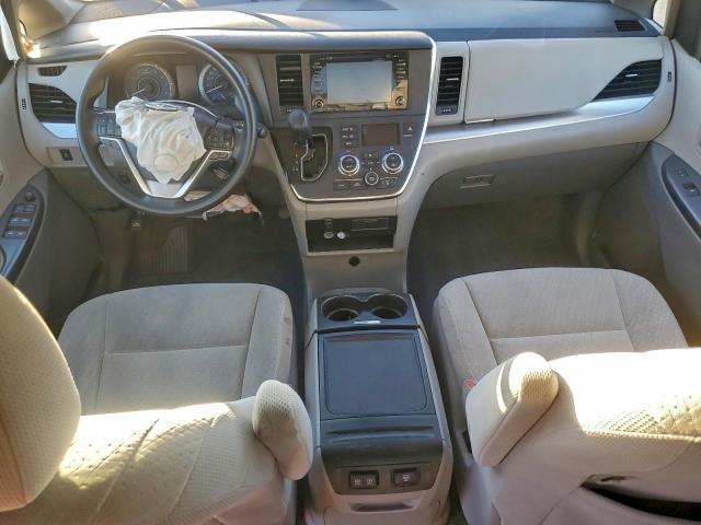 Toyota Sienna Le Image 8