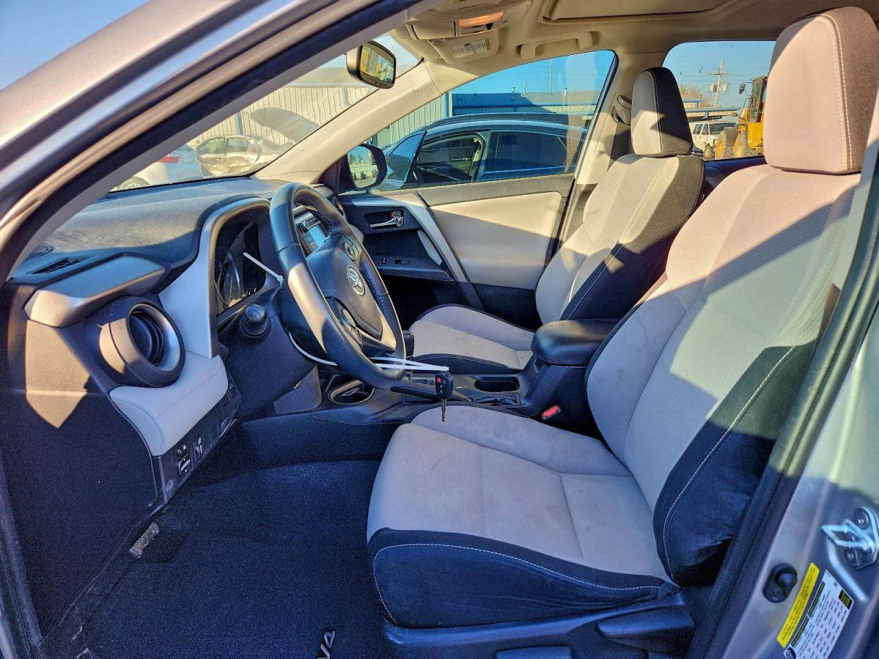 Toyota RAV4 Xle Image 12