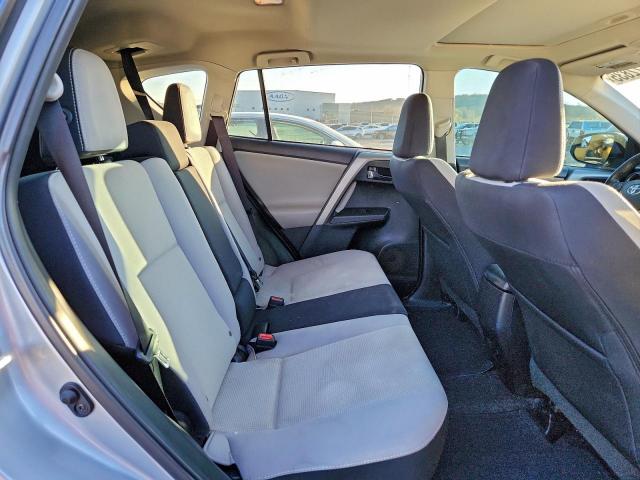 Toyota RAV4 Xle Image 9